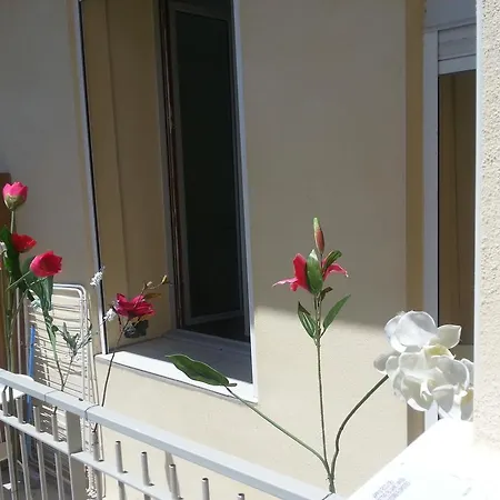 Rue Honore Euzet Апартаменты *